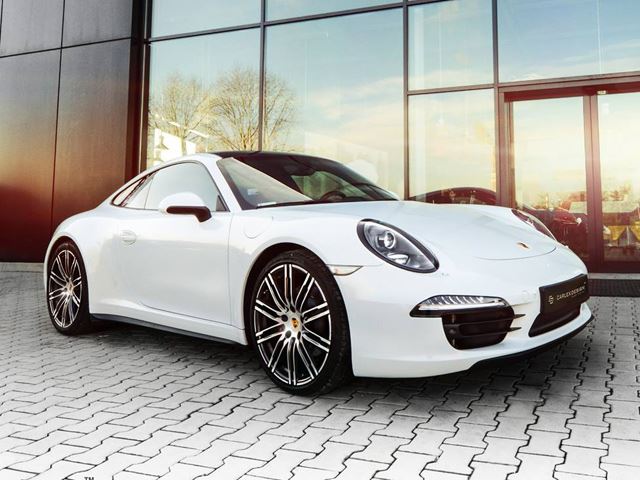 Новогоднее обновление для Porsche 911